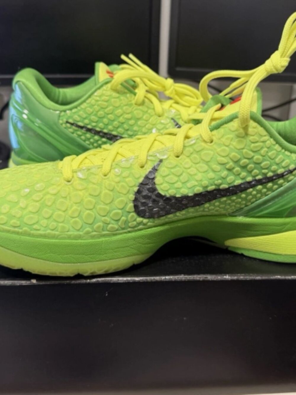 Nike Kobe 6 Grinch 2020